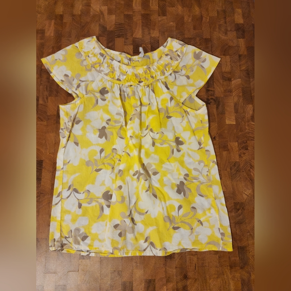 Old Navy small yellow white gray keyhole back pin tucked 100% cotton blouse